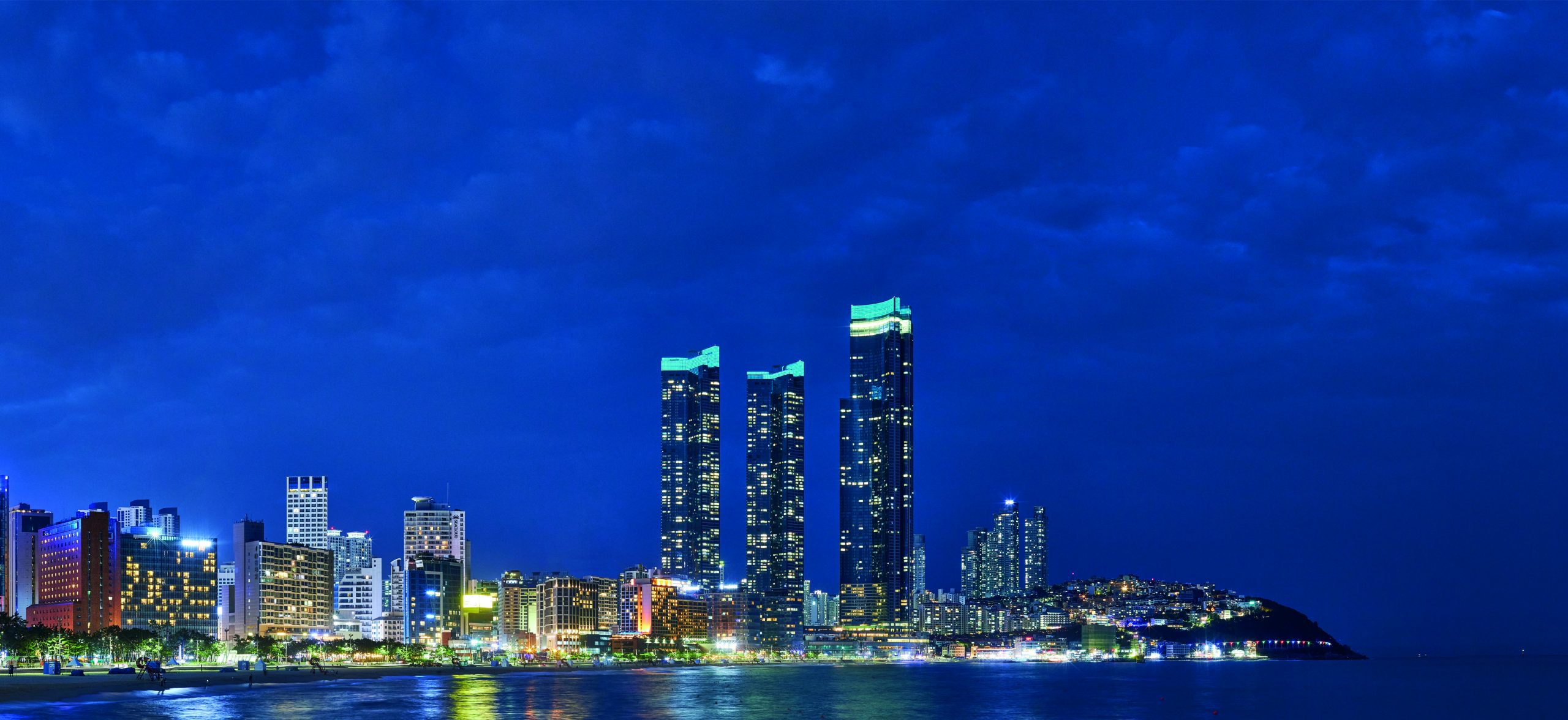 Waves Above The Sky At The Top Of The Haeundae LCT The Sharp – Busan X The Sky